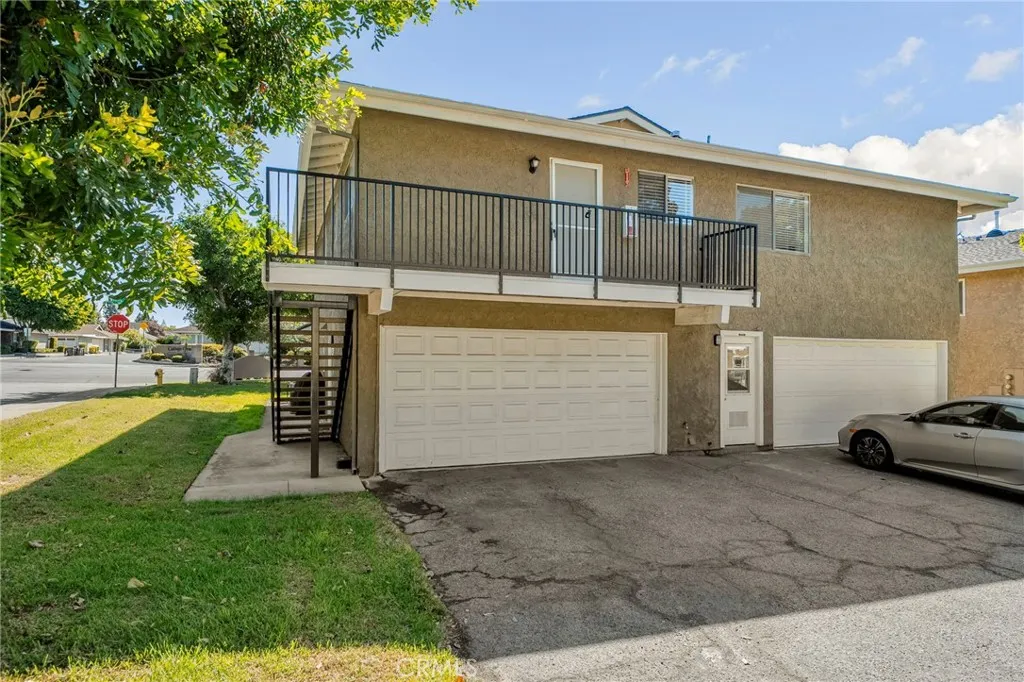 3125 N White Avenue Unit 4 — photo