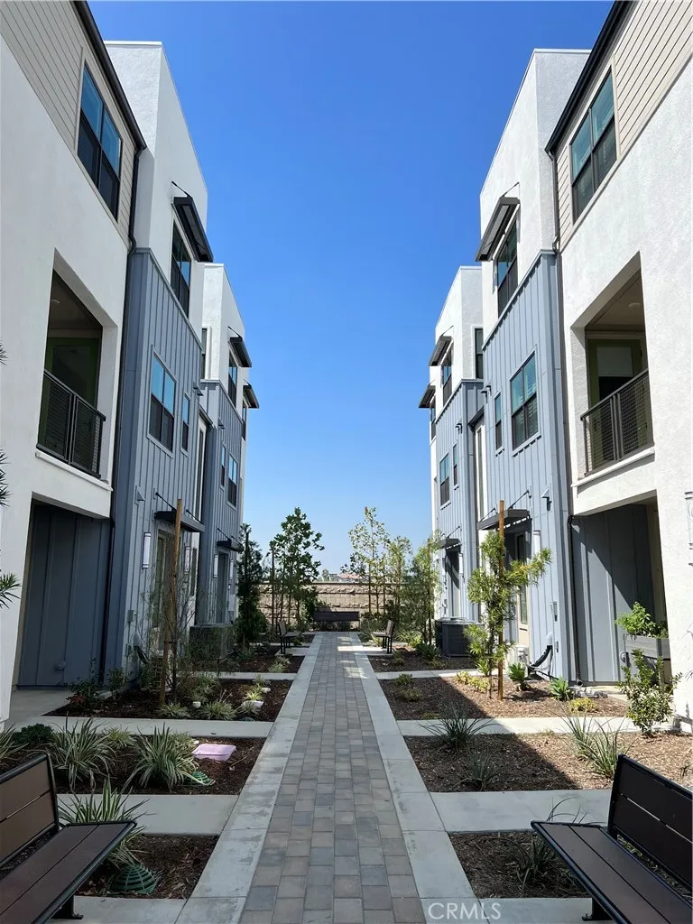 947 N Divino Privado — photo