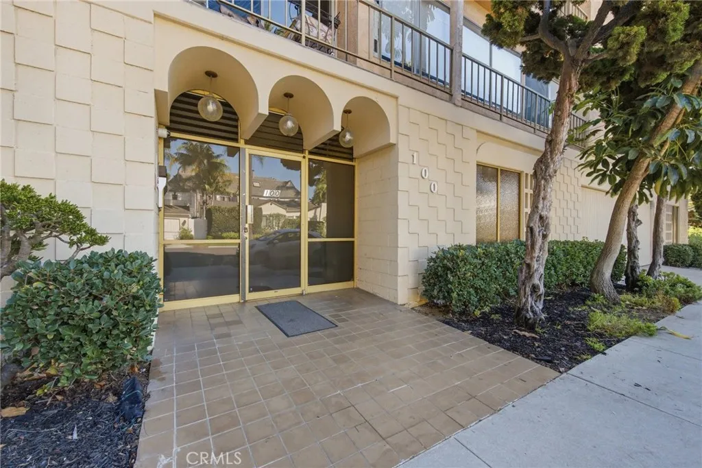 100 Loma Unit 301 — photo