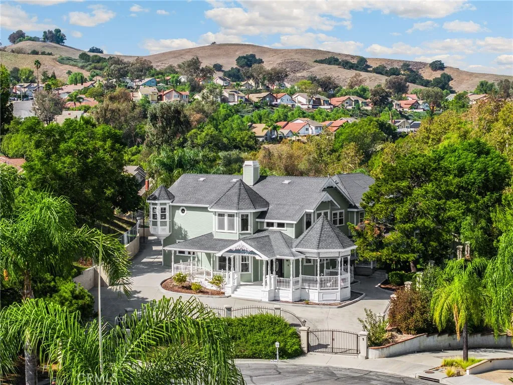 16044 Medlar Ln — photo