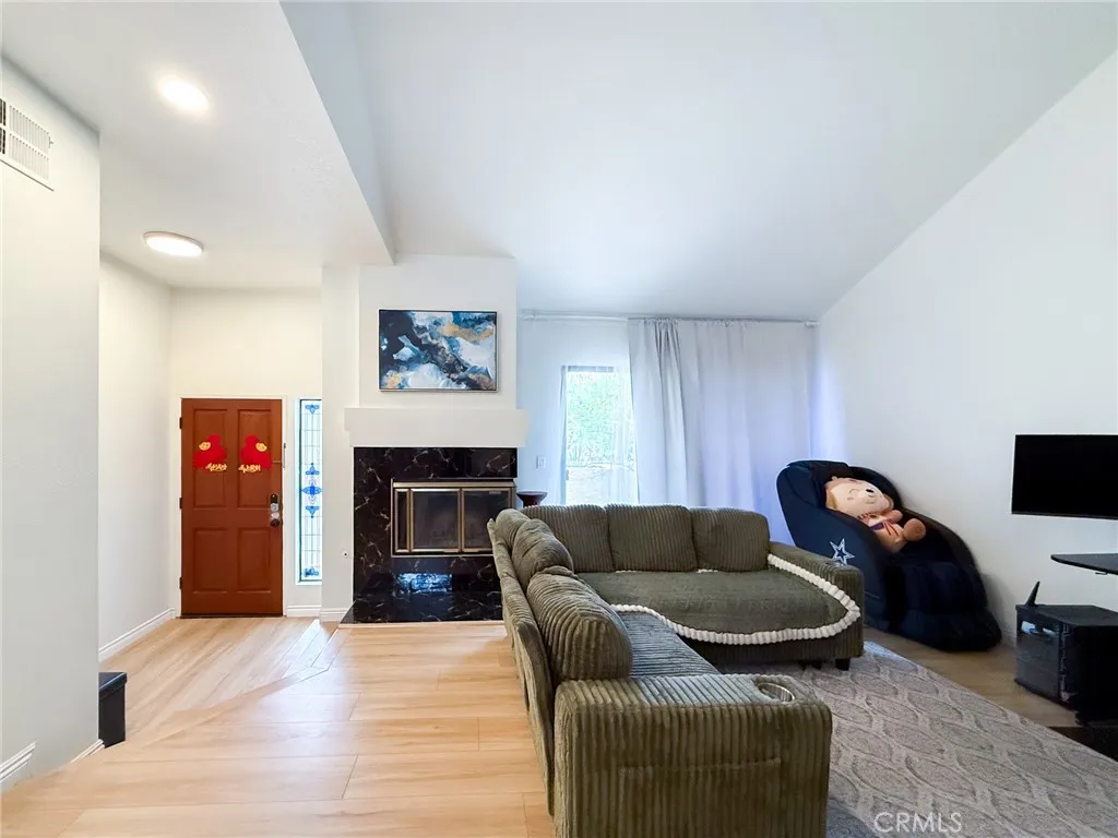 33 Wildflower Place — photo