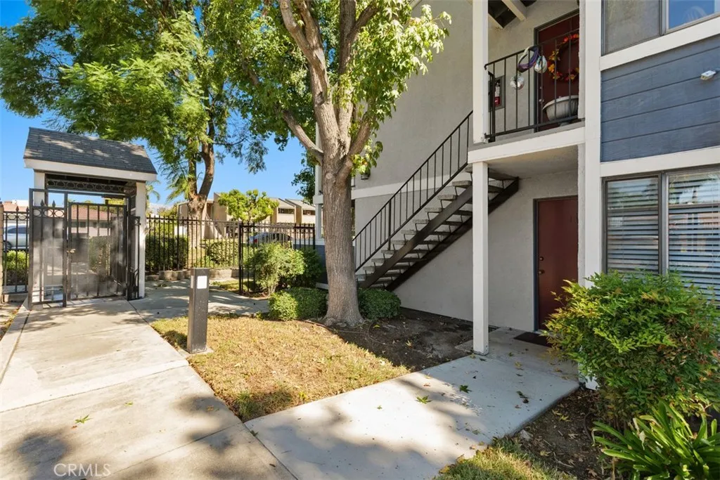 5165 Walnut Unit 1 — photo