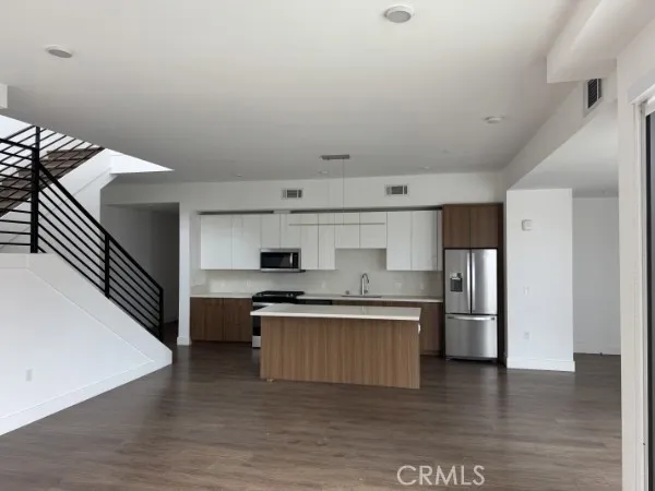 709 E. Walnut Street Unit 517 — photo