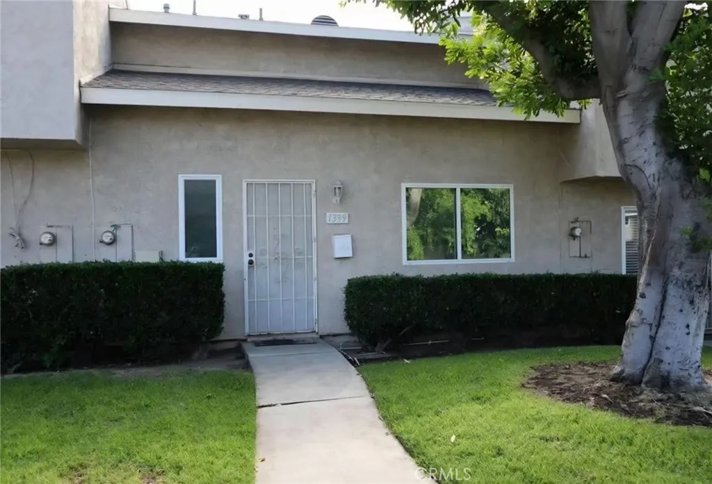 1339 N Elderberry Avenue — photo