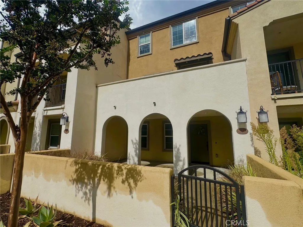 909 Santa Fe Avenue Unit D — photo