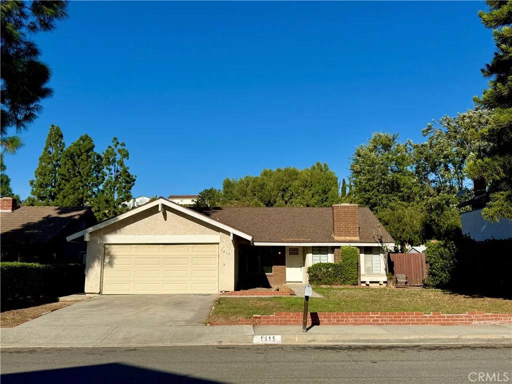 1415 Meadow Glen — photo