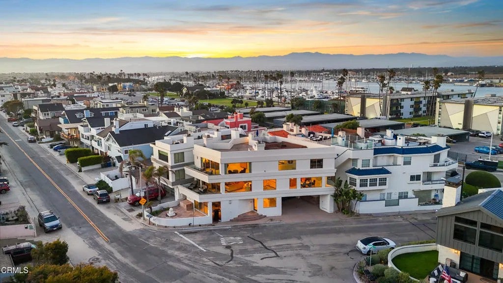 3300 Ocean Drive — photo
