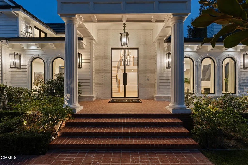 550 Unique Lane — photo