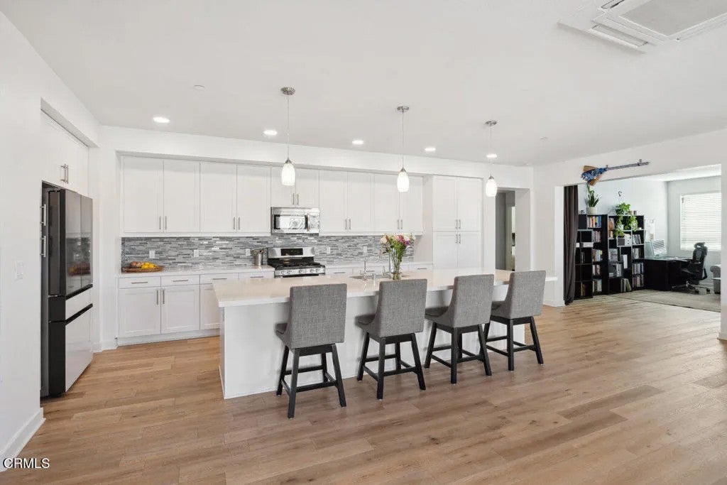 2800 Wagon Wheel Road 304 — photo