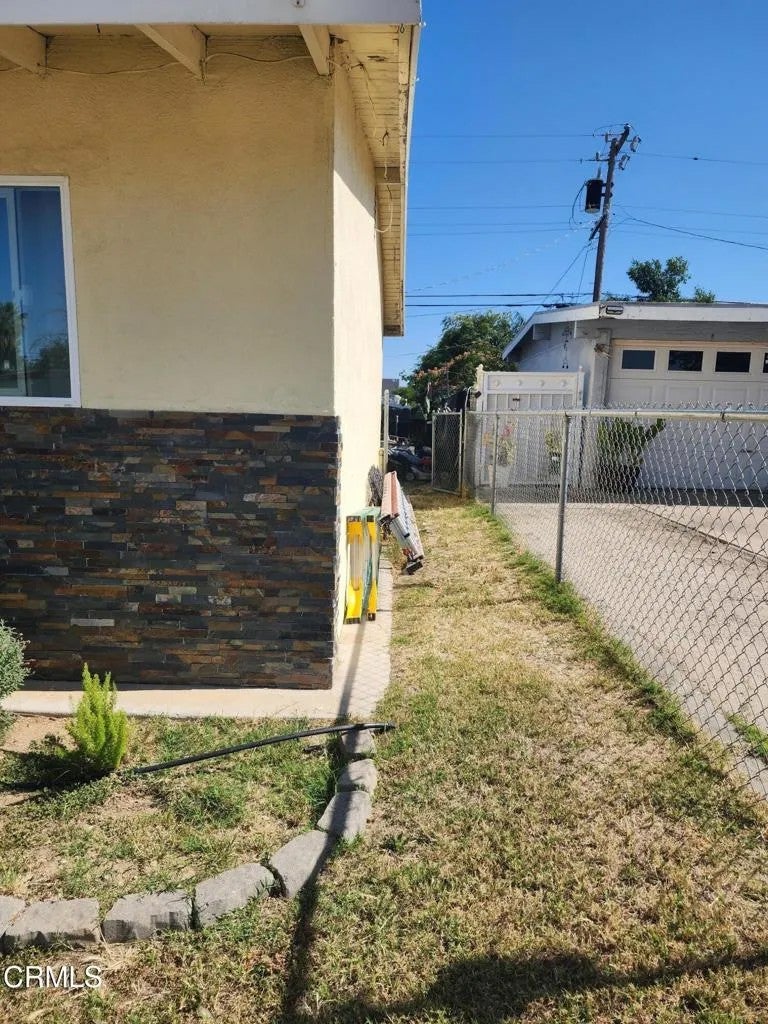 Home in Bakersfield, CA 93306 — photo 2