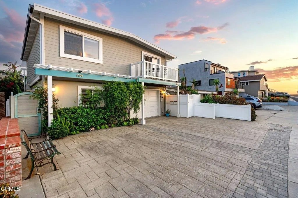 1308 Devon Lane — photo
