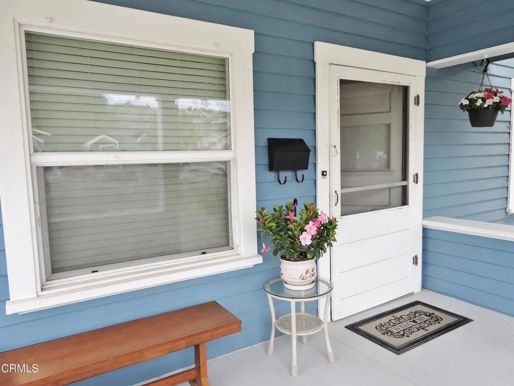 916 E Santa Paula Street — photo