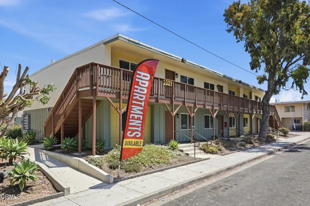 1009 E Jones Street 330 — photo