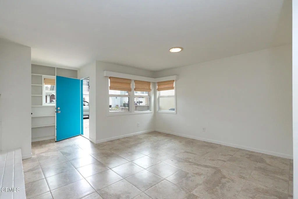 136 Oxnard Avenue, Oxnard, CA 93035 — photo 3