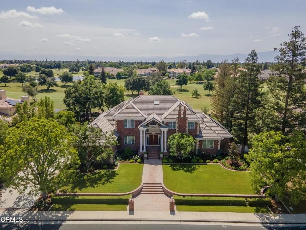 2300 Weybridge Drive — photo