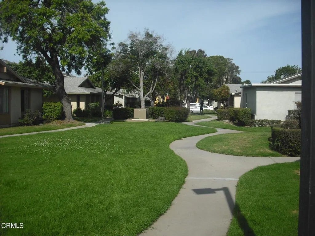 1410 Friedrich Lane B — photo