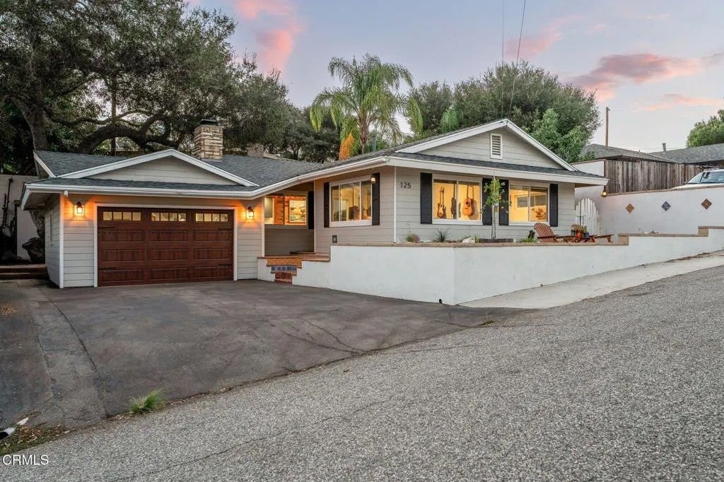 125 Oak Drive — photo