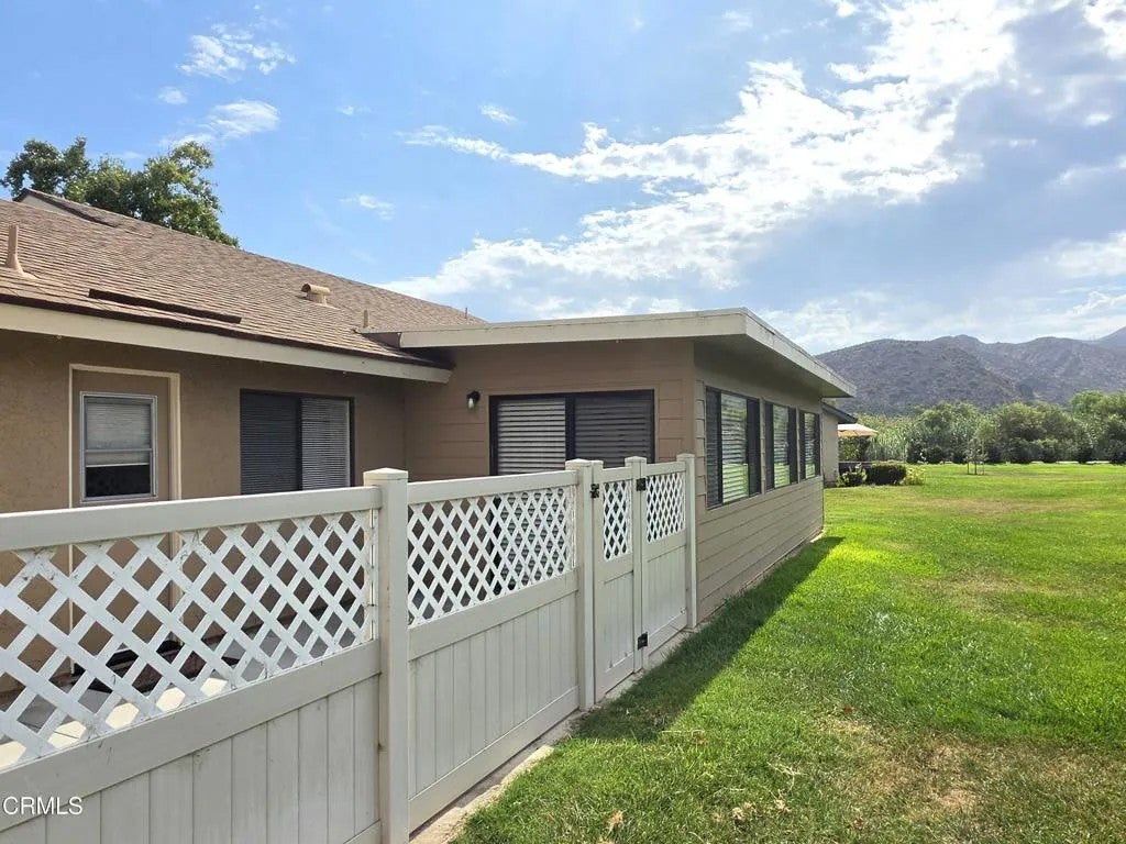 44174 Village 44 — photo
