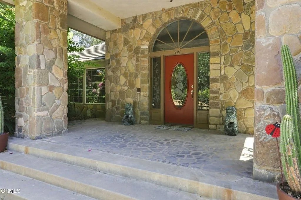921 Shokat Drive — photo