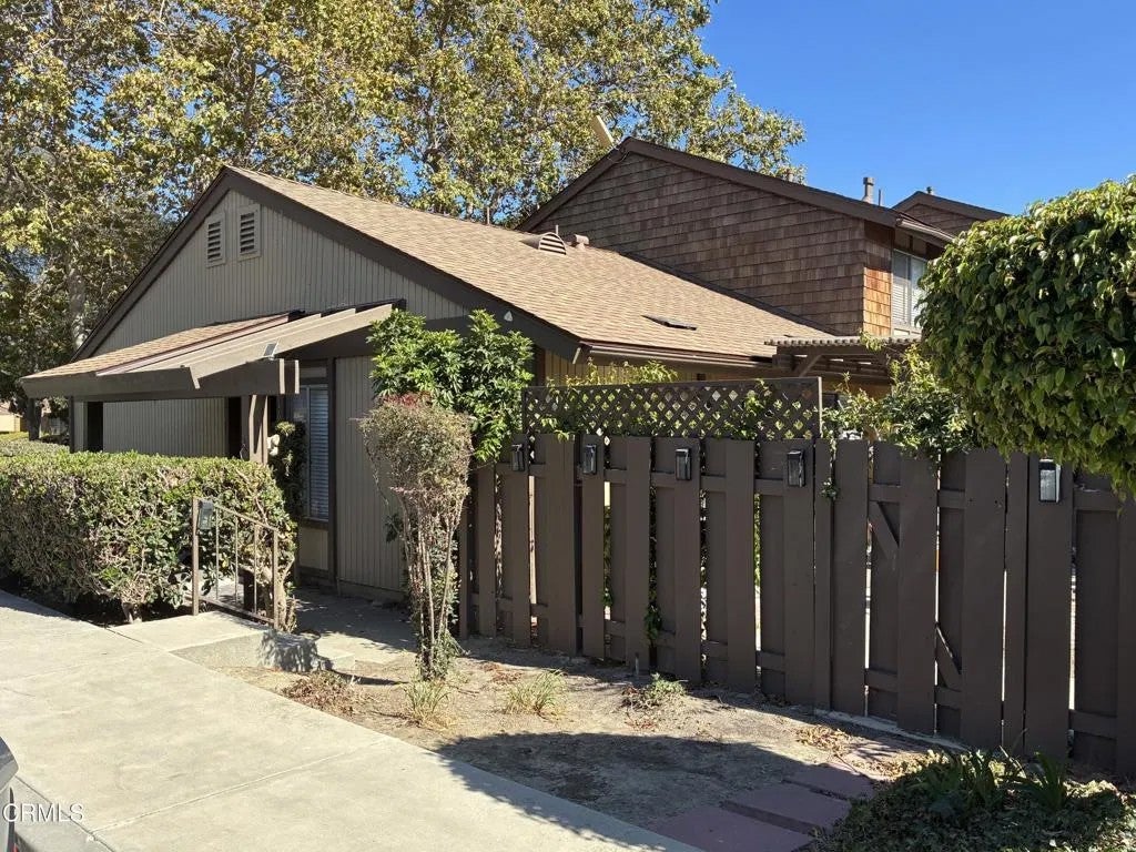 1640 Parakeet Court — photo