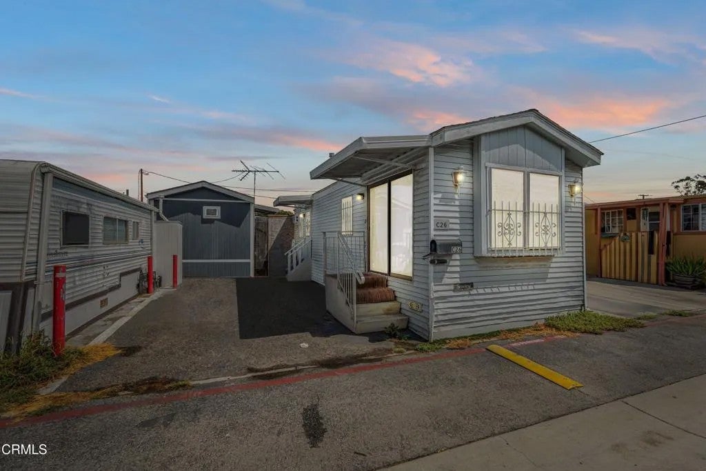 6665 Long Beach F26 — photo