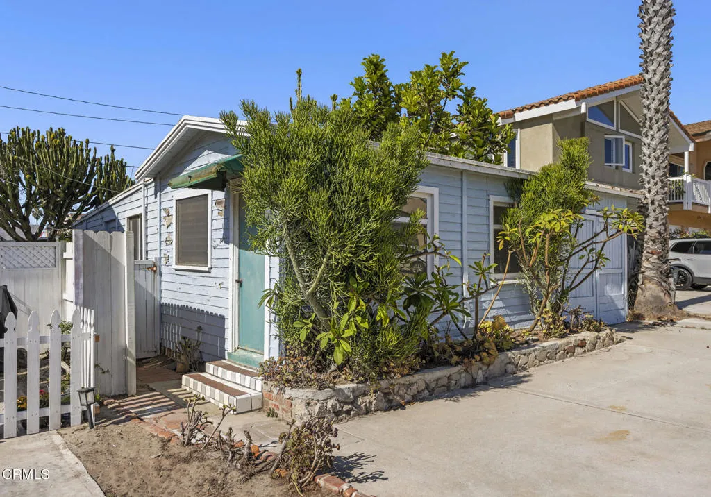 133 Eagle Rock Avenue, Oxnard, CA 93035 — photo 2