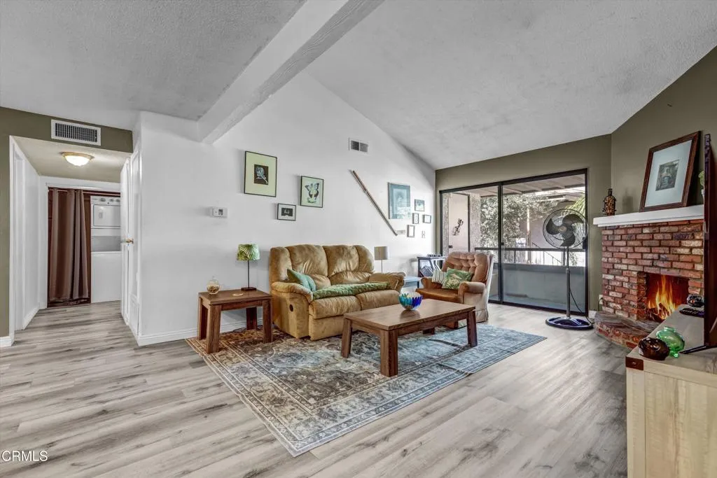 15511 Sherman Way Unit 32 — photo