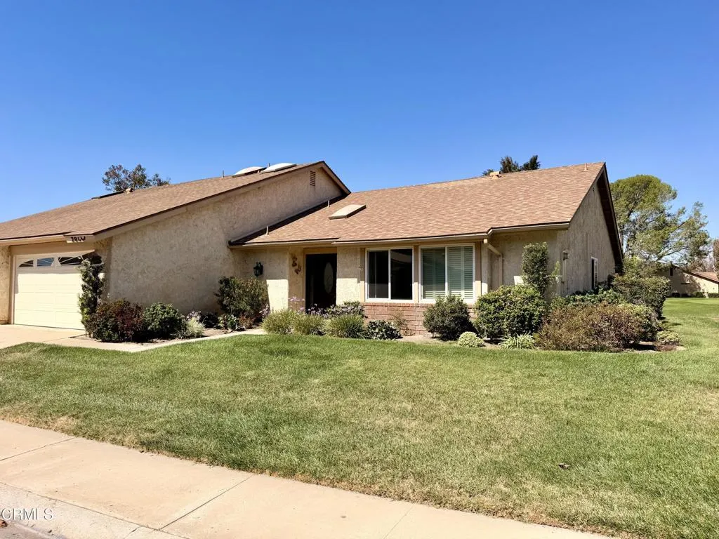 20175 Village 20 — photo