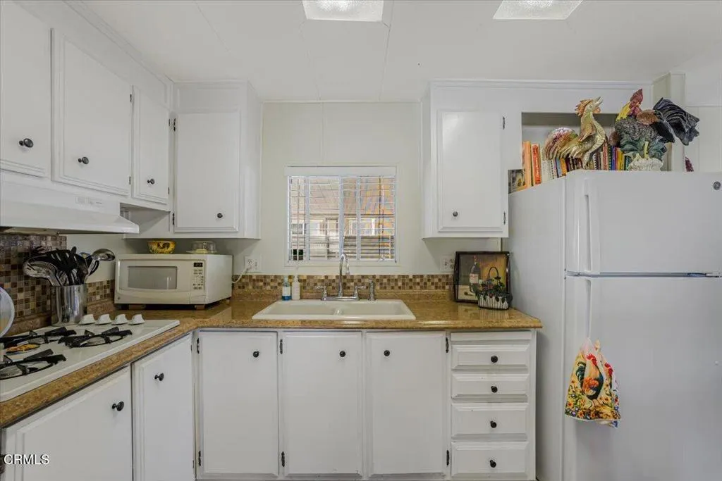 340 Ibsen #130, Oxnard, CA 93033 — photo 3