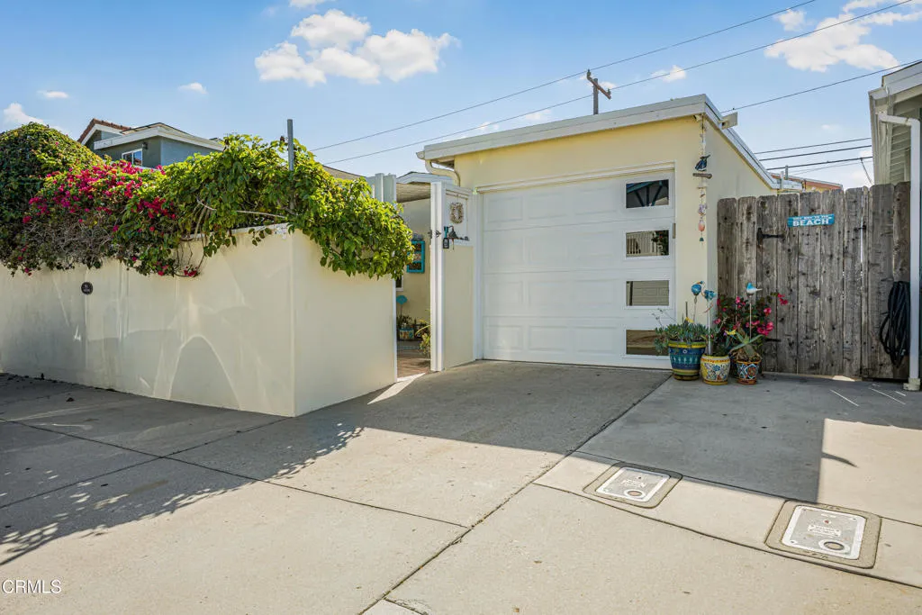 328 Santa Monica Drive — photo