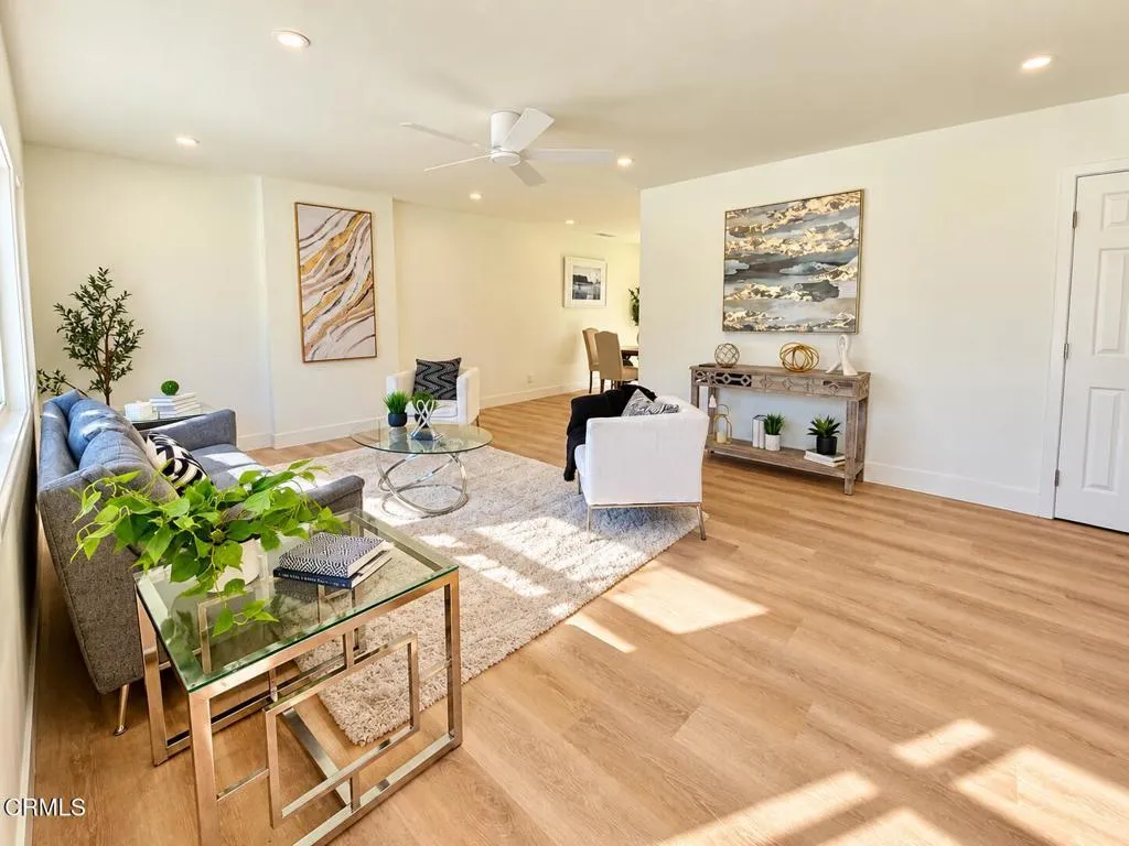 7260 Eisenhower Street — photo