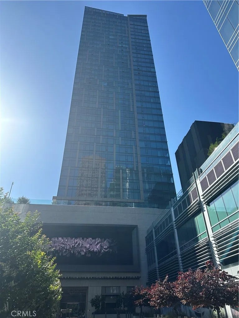 889 Francisco Street 2601 — photo