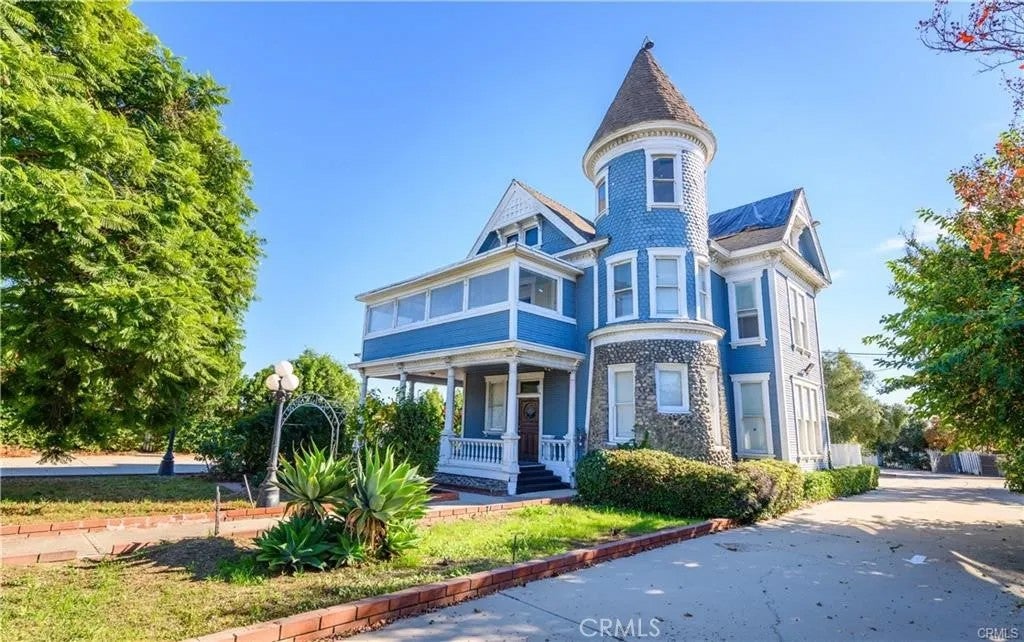 961 W Holt — photo