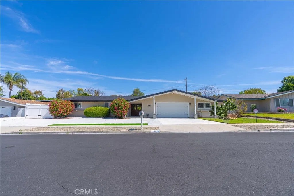 1229 Coventry Drive — photo