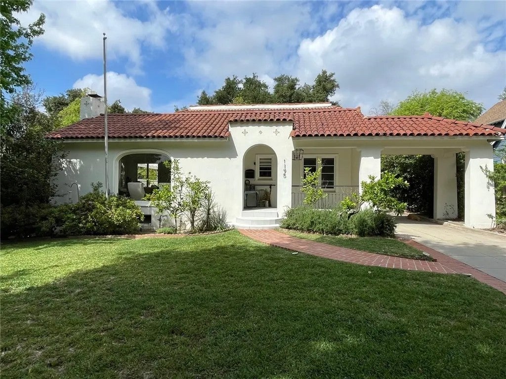 1195 N Chester Avenue — photo