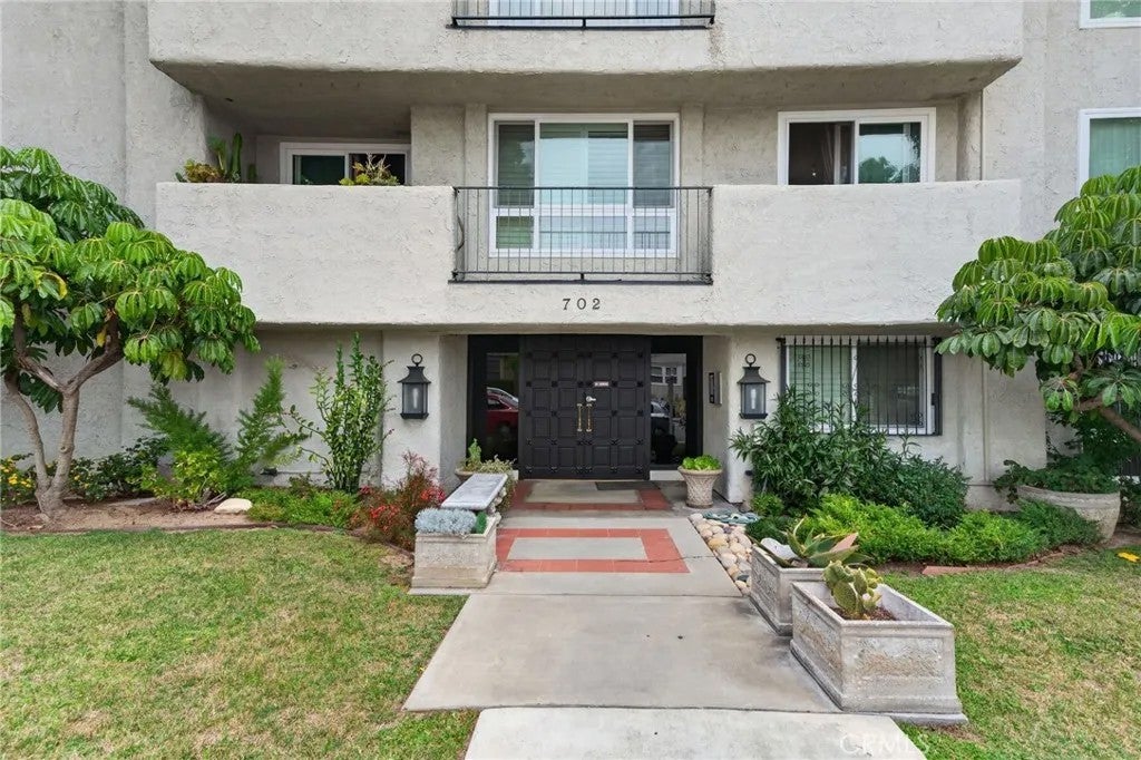 702 Park Avenue 210 — photo