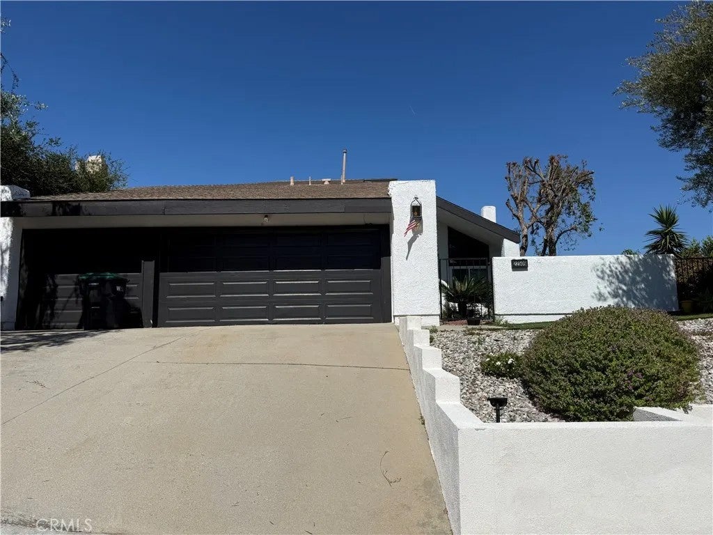 22509 Jameson — photo