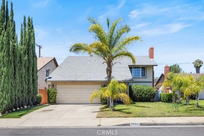 8652 Willow Drive — photo