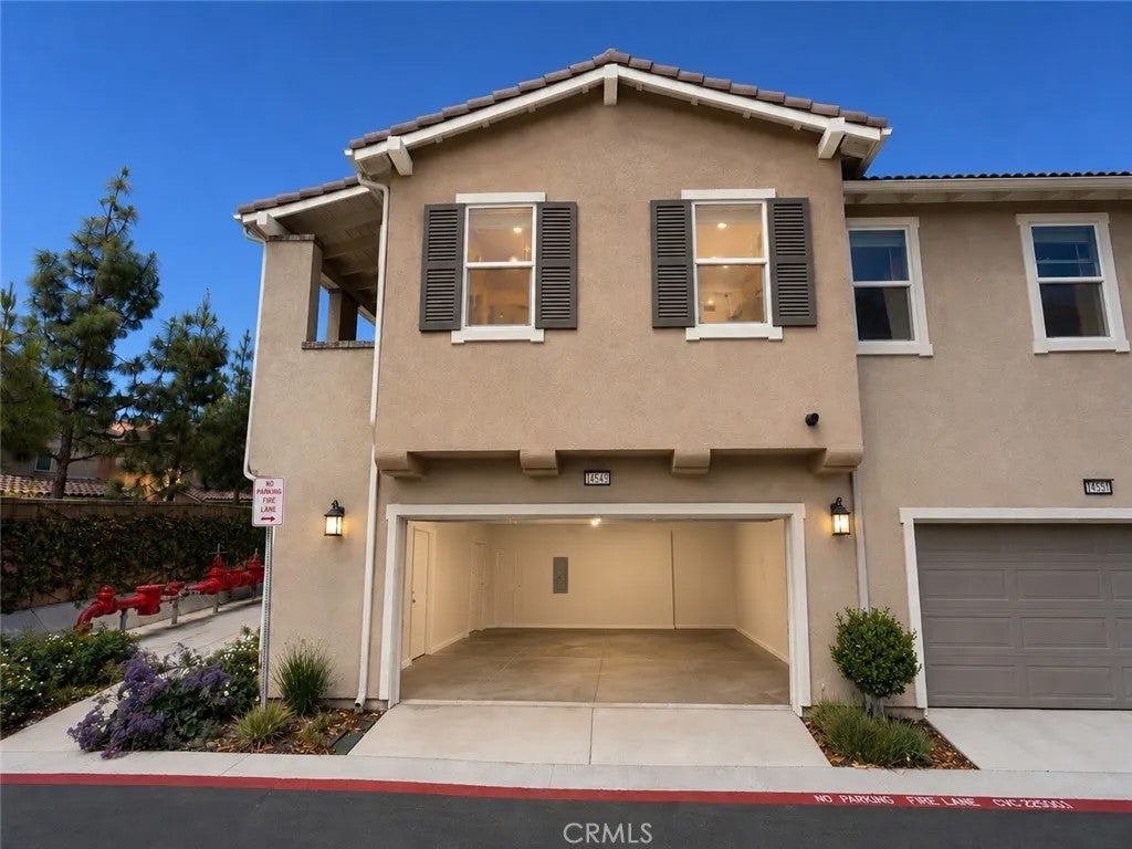 14549 Sienna — photo