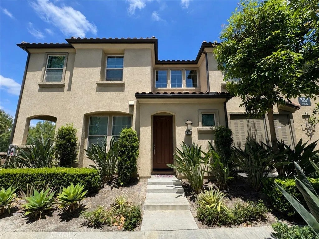 46 Finch — photo