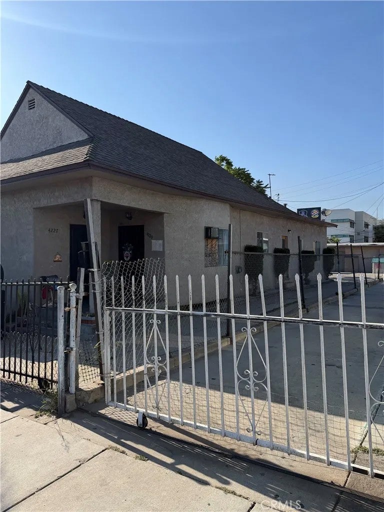 4227 E Cesar E Chavez — photo