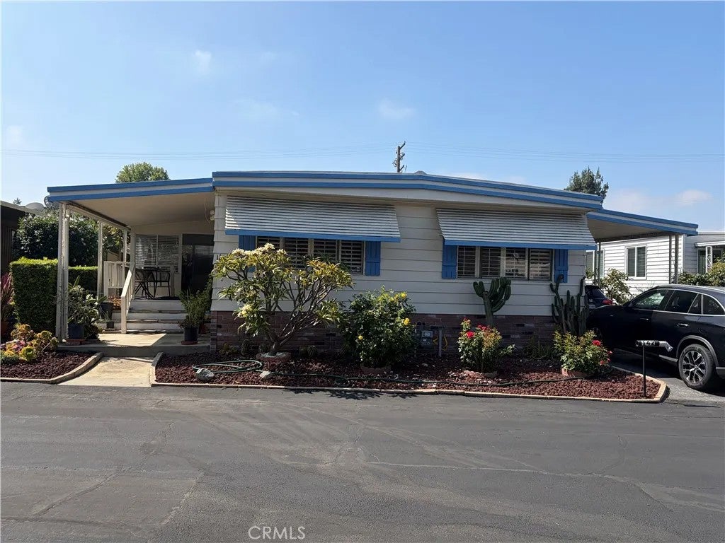 840 E Foothill 142 — photo