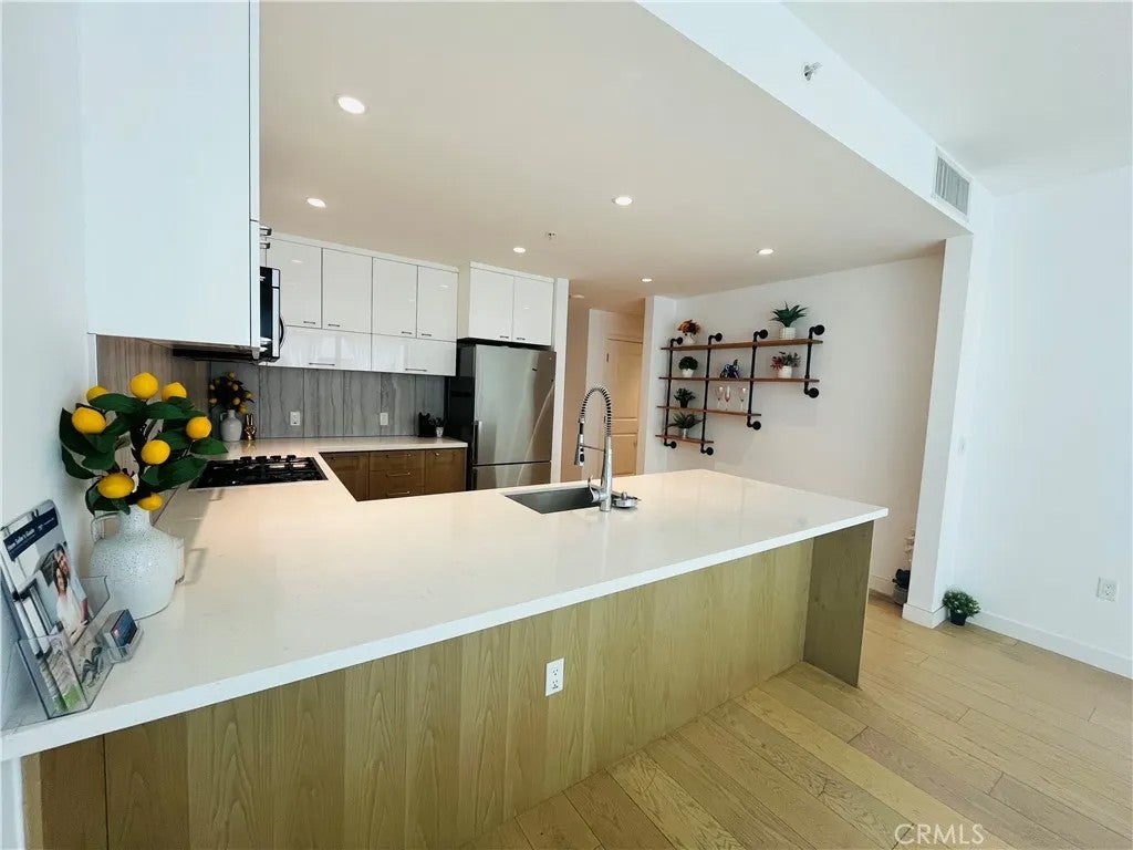 400 S Broadway 814 — photo