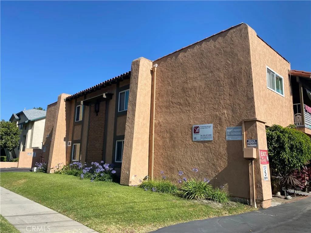 7632 Crescent Unit 10 — photo