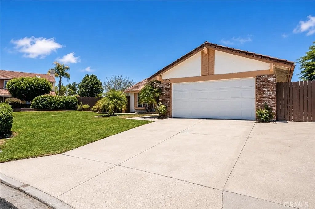 42375 Carino — photo
