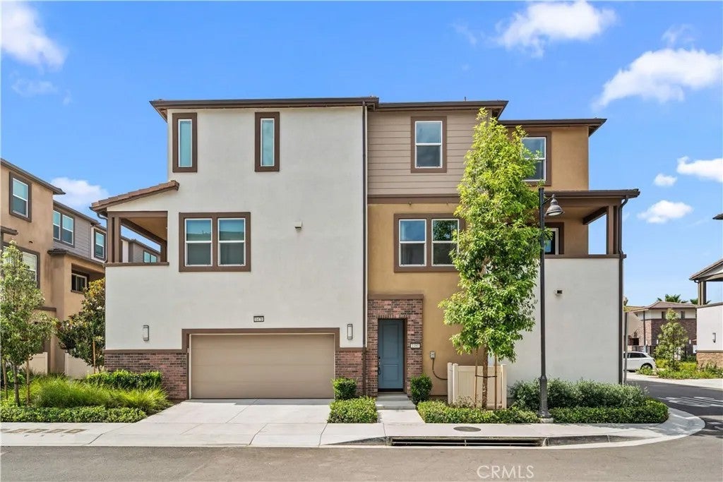1480 Stratus Dr — photo