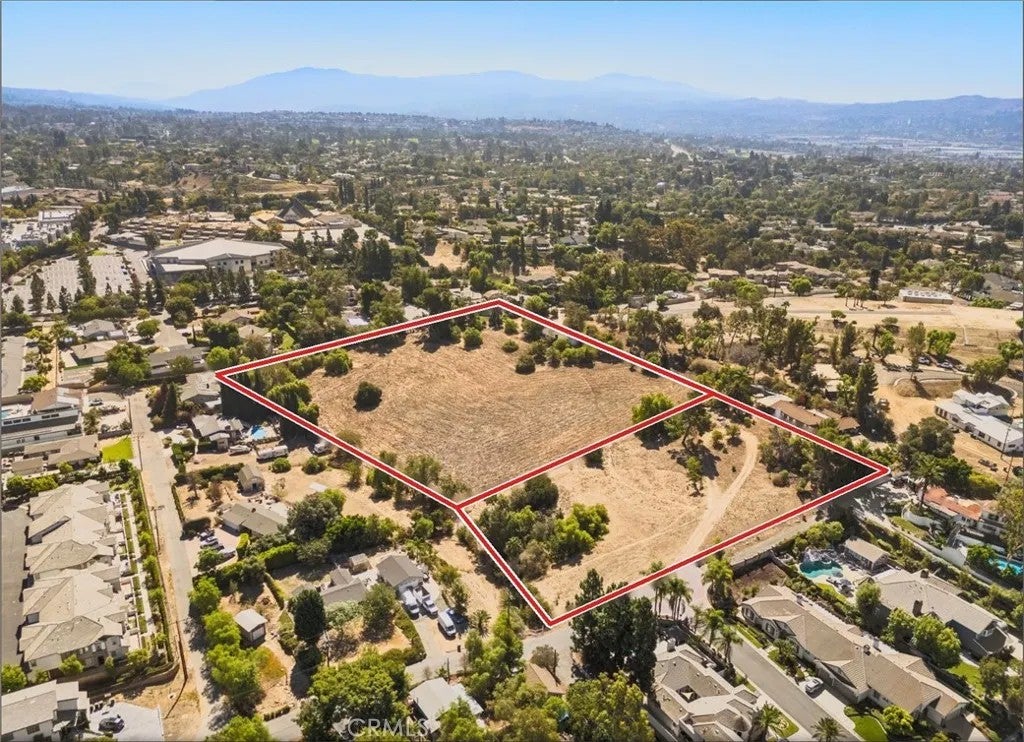 5225 Highland Avenue — photo
