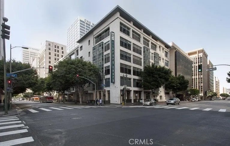 630 W 6th Street 506 — photo