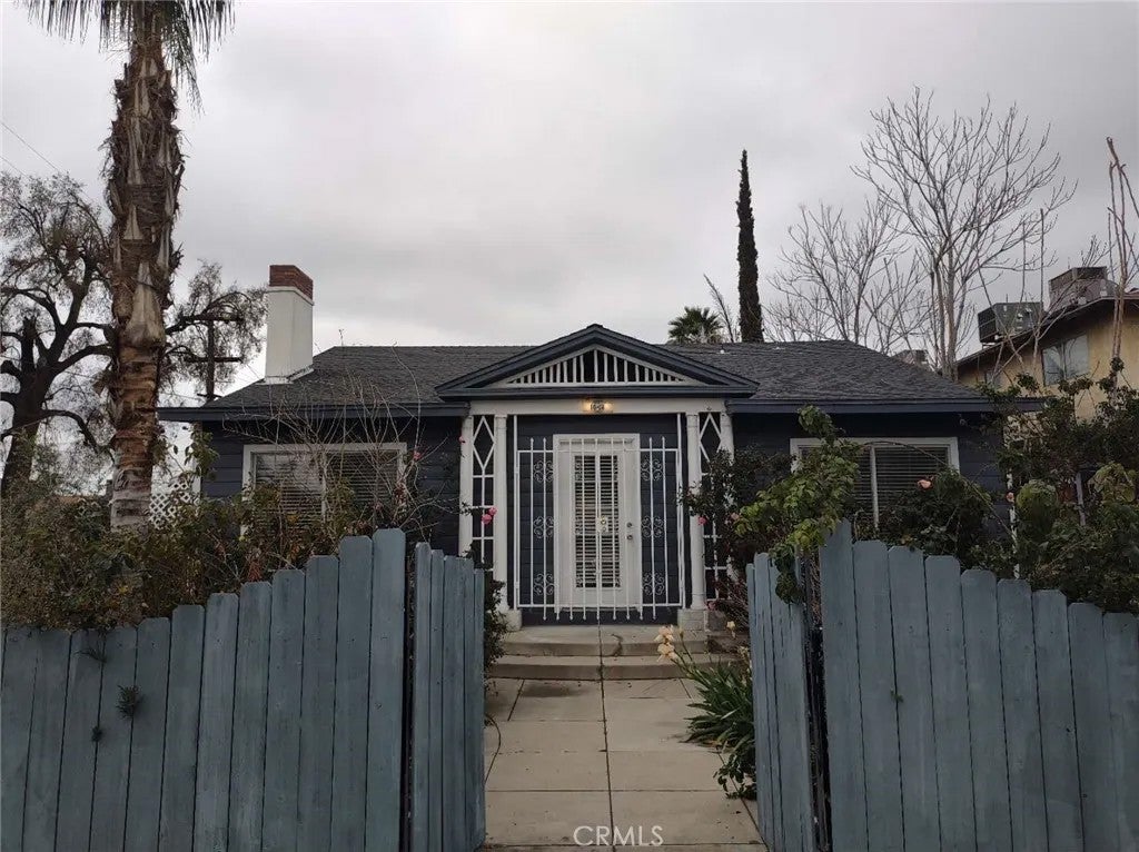 1618 Baker St — photo