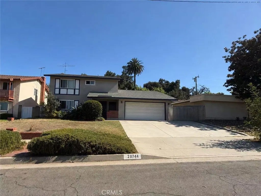 20744 Earlgate — photo